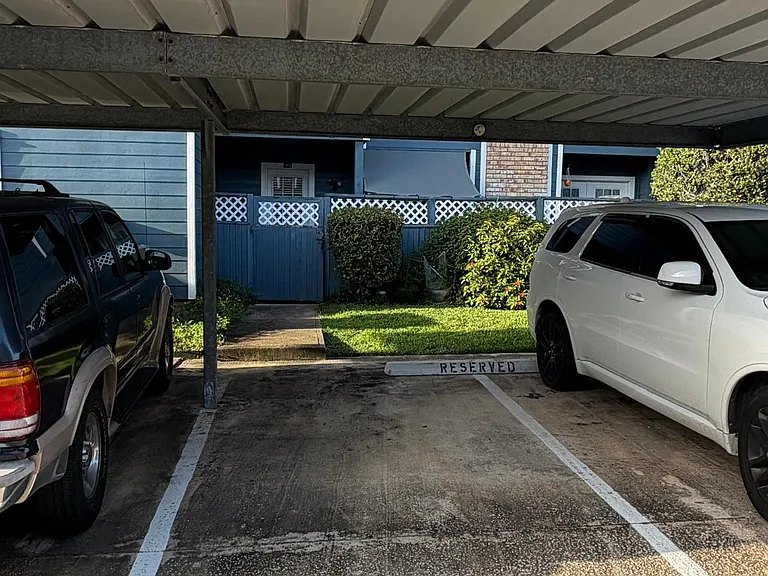 2323 Fairwind Rd #105 — Photo 34