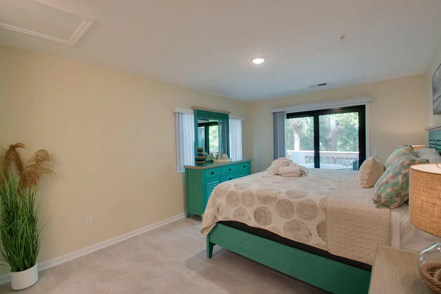 2 bed, 3.0 bath, 1248 sqft, $6,030 — Photo 3