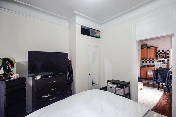 Rented by J Misrahi Realty Corp | media 12