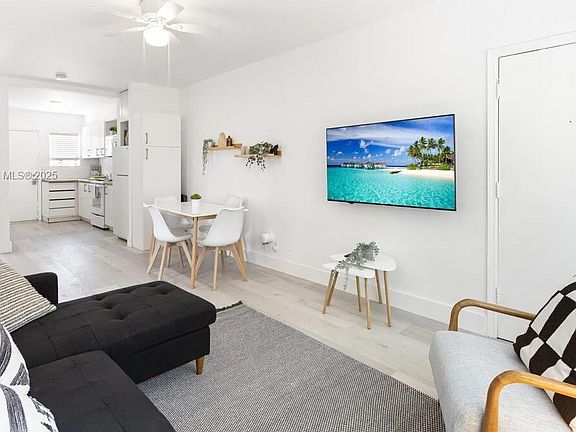 3rd image of 301 NE 17th Ave APT 4