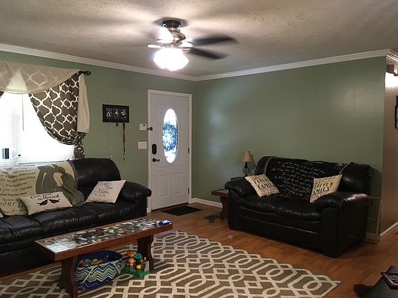 4th image of 704 Highland Bnd
