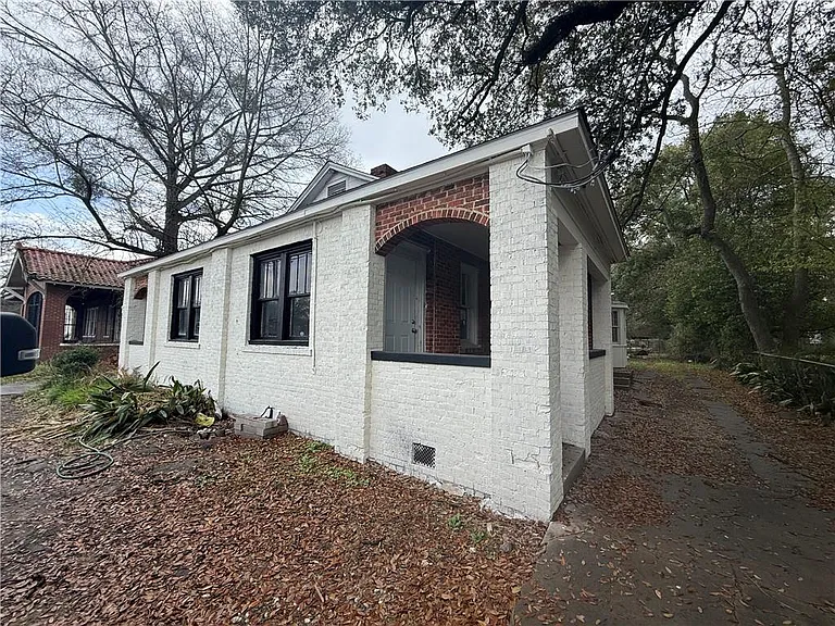 1321 Springhill Trce #B — Photo 1