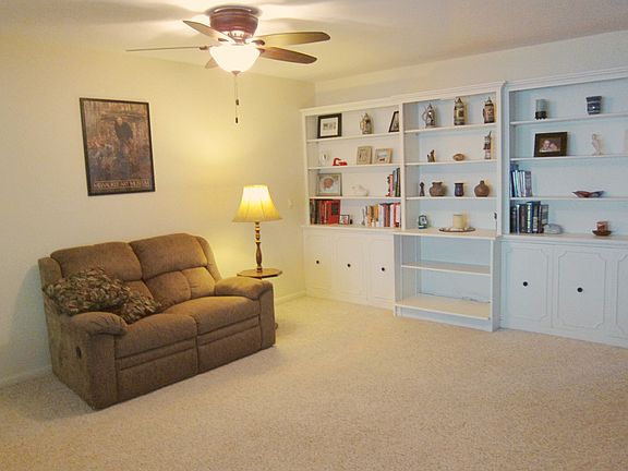 5th image of 389 Willow Dr