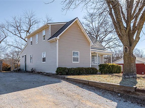 2nd image of 447 Sheidley Ave