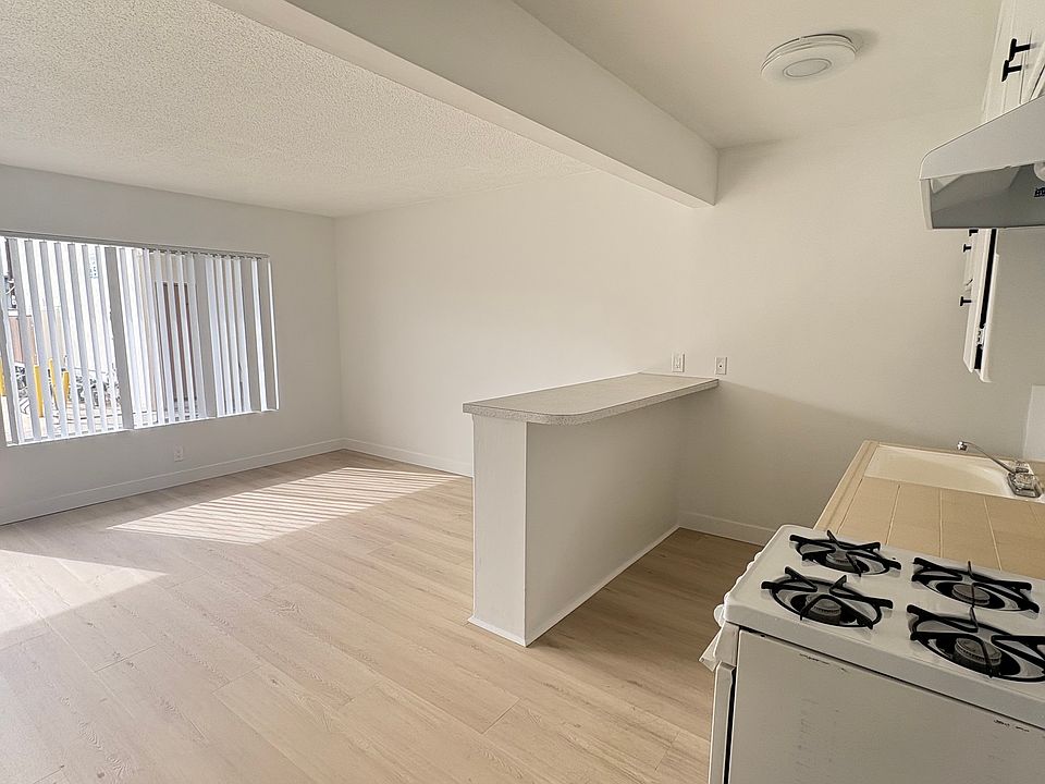 2nd image of 16640 Crenshaw Blvd APT 8