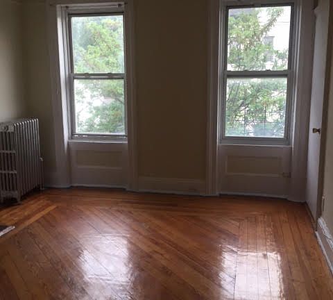 2nd image of 903 Herkimer St #2