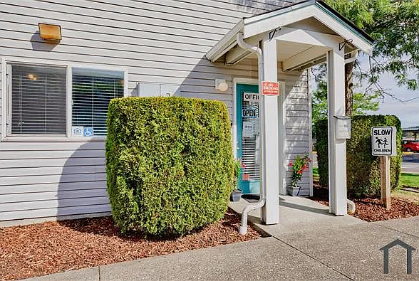 1402 Harrison Ave — Photo 3