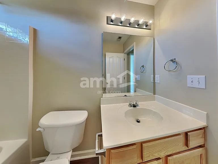 720 Waterbrook Ln — Photo 17