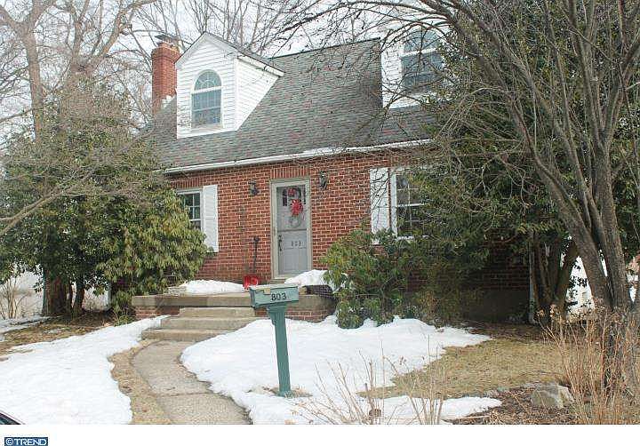 1st image of 803 E Montgomery Ave