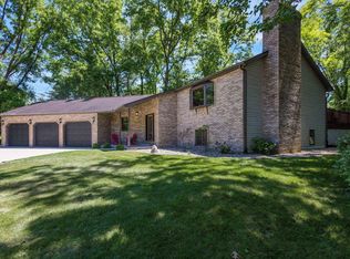 21492 Old Walnut Ct, South Bend, IN
