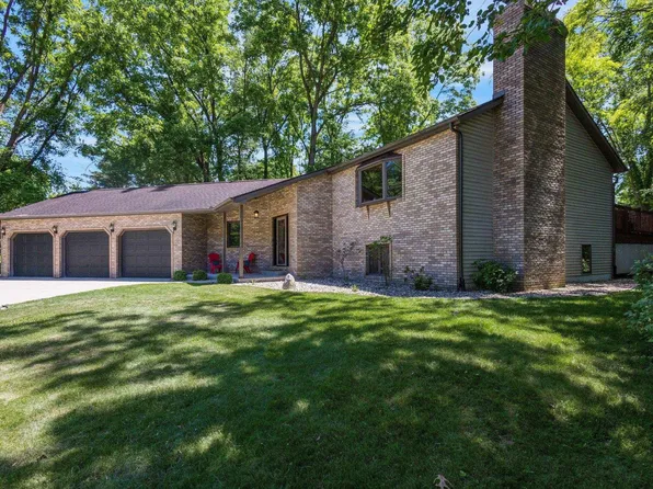21492 Old Walnut Ct, South Bend, IN 46628