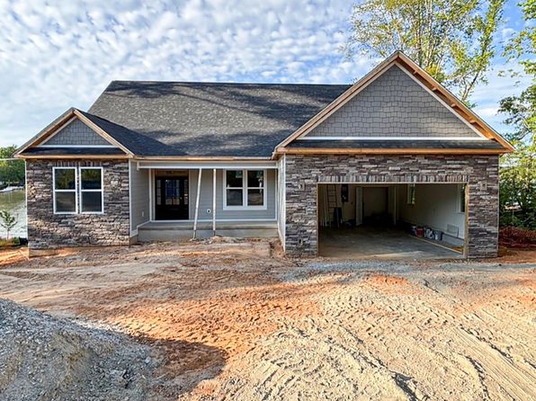 261 Headwater Dr, Greenwood, SC 29649