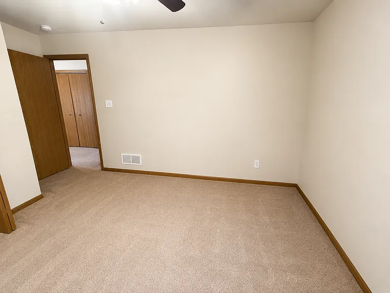 4006 Meadow View Dr — Photo 19