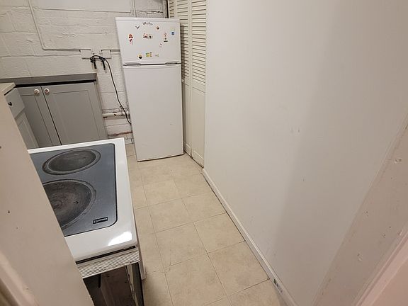 4th image of 1120 Quebec St