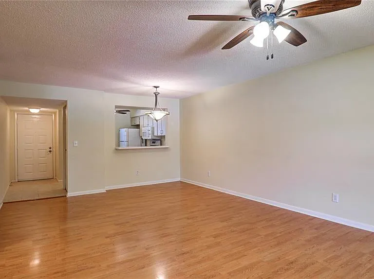 3399 Mermoor Dr #207 — Photo 23