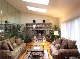 1516 Walnut Ave, Merrick, NY 11566