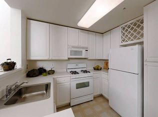2641 S Vance Ct APT 202, Arlington, VA 22206