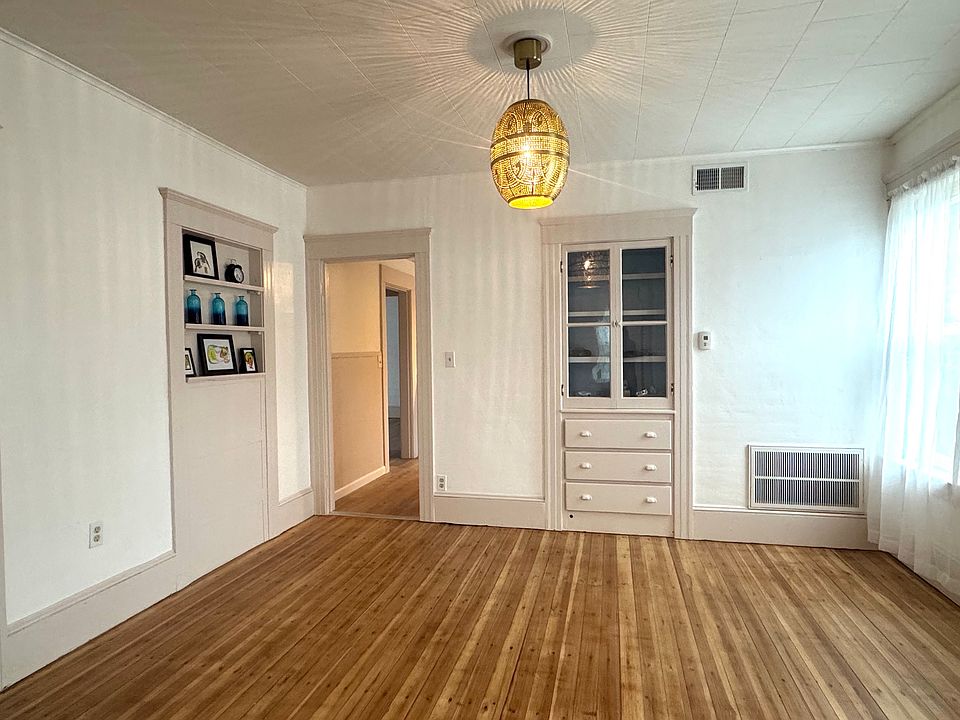 Dining Room View - looking from living towards kitchen