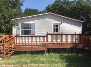 201 Cowboy Ln, Florence, TX 76527