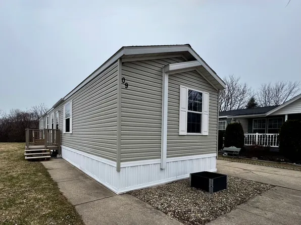 11159 Red Arrow Hwy #9, Bridgman, MI 49106