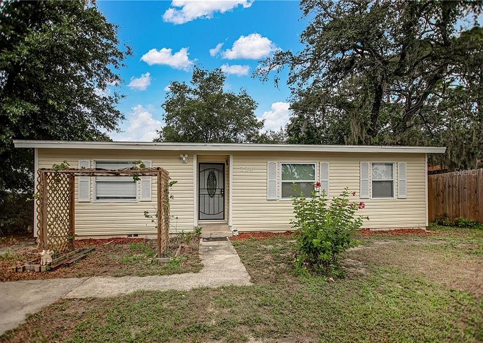 1st image of 224 Colony Dr