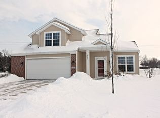 801 Ravenwillow Dr, Huntertown, IN 46748