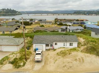 105 NW Oceania Dr, Waldport, OR 97394