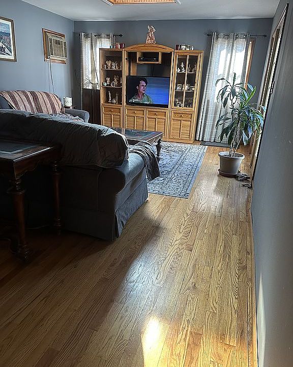 2nd image of 203 Caroline Ave