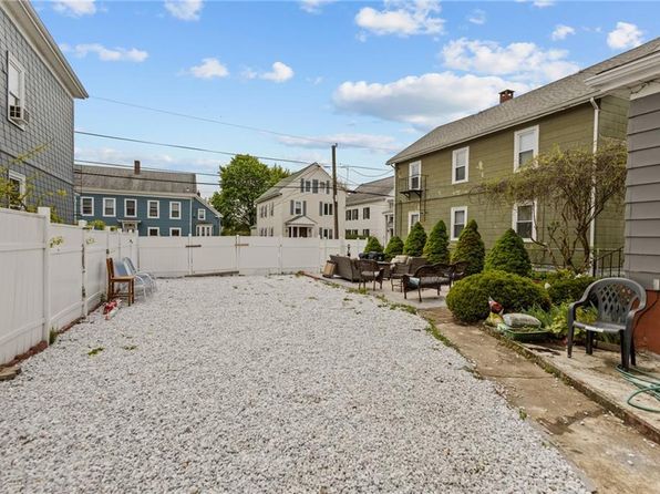 108 Johnson St, Pawtucket, RI 02860