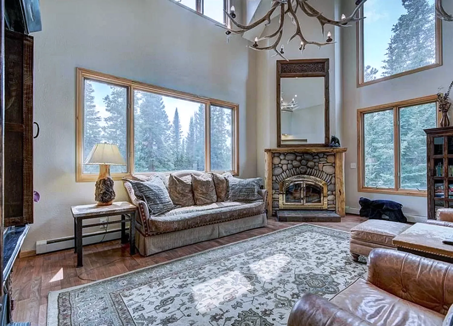 Starlink! Two car garage! Hot tub! Pets Negotiable! Northstar Village - Top of Hoosier Pass! Year... — Photo 2