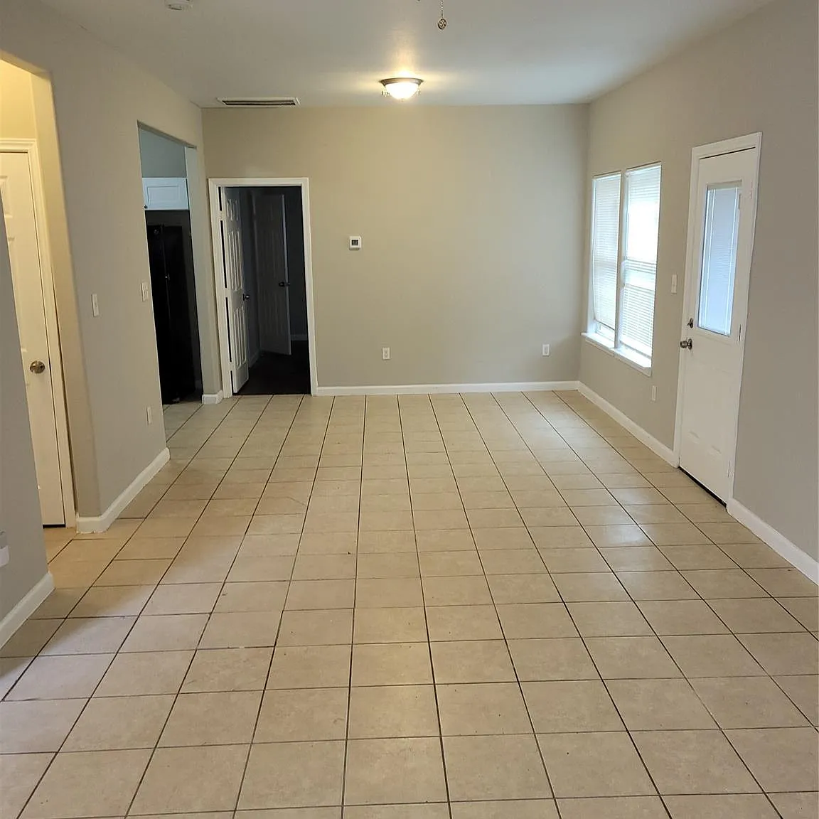 4 bed, 3.5 bath, 1690 sqft, $1,775 — Photo 4