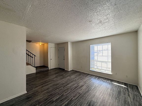 4th image of 4505 Westcliff Rd #A