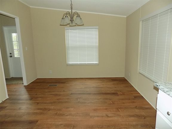 3rd image of 203 S Ridgeview Ct