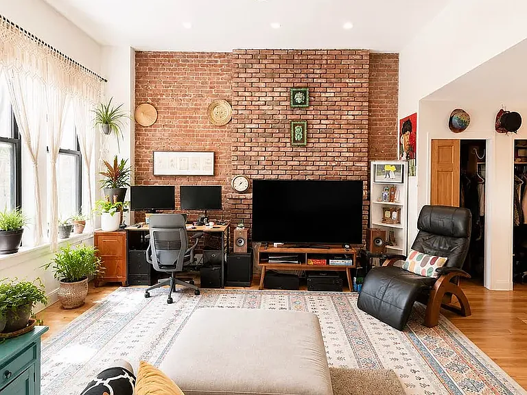 160 W 76th St #1B — Photo 4