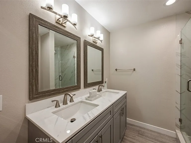 4642 Park Granada — Photo 8