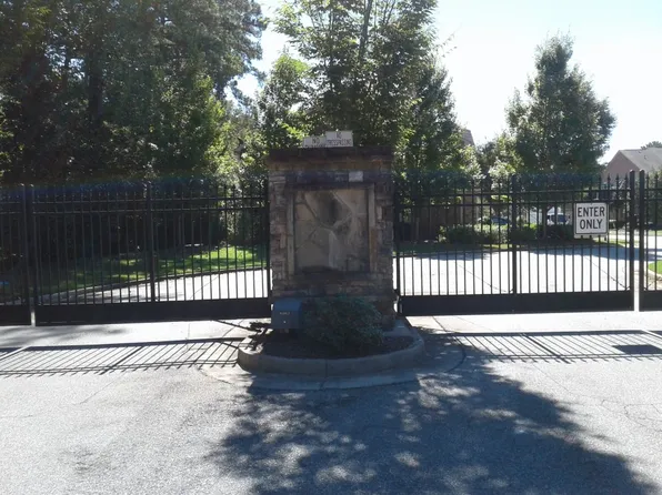 1571 Trailview Way, Atlanta, GA 30329