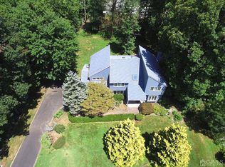 3 Wood Lake Ct, North Brunswick, NJ 08902