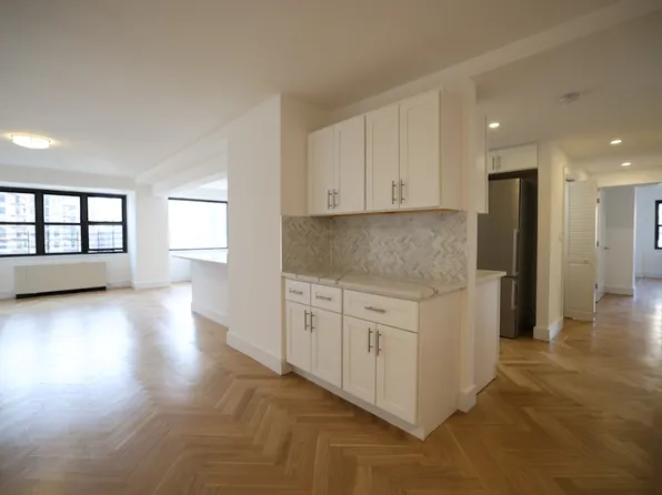 160 East 88th Street image 4 of 25