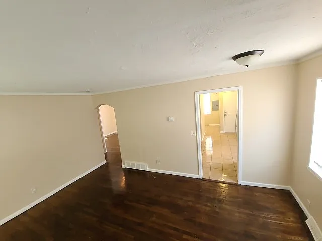 24358 Annapolis St — Photo 7