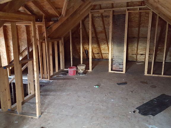 4th image of 694-696 S Champion Ave