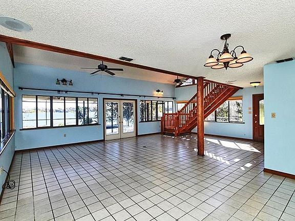 3rd image of 3431 Harbor Beach Dr
