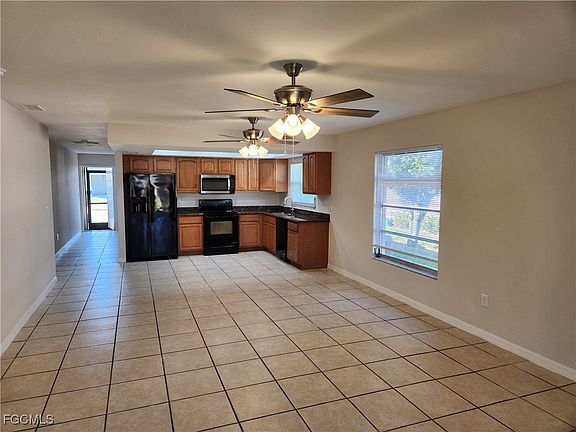 3rd image of 101-103 SE 23rd Pl