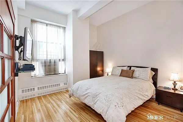 Sold by R New York | media 21