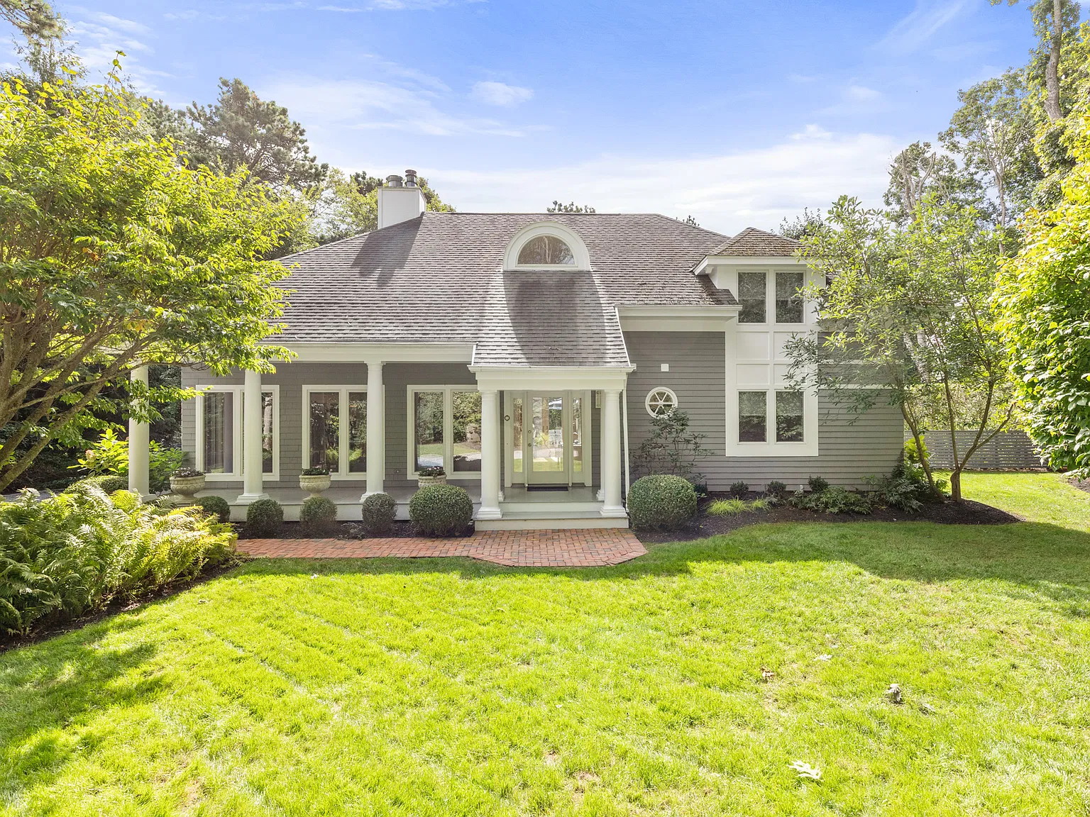 East Hampton Gated Contemporary Oasis — Photo 1