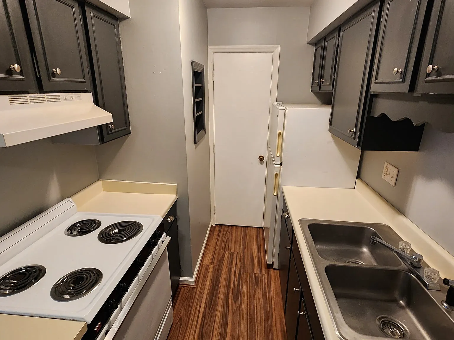 1 bed, 745 sqft, $1,150 — Photo 3