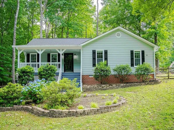 7161 Velvet Antler Dr, Midlothian, VA 23112