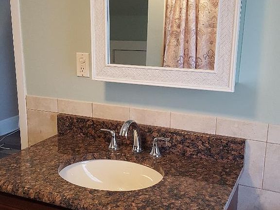 5th image of 289 Roosevelt Ave Floor 2