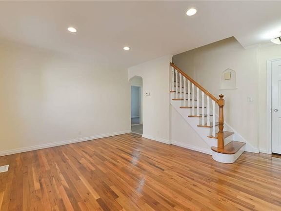 4th image of 7 Howard Ave