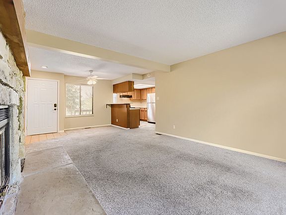 5th image of 1012 Moorings Dr #1