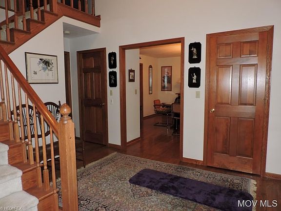 4th image of 11 Maplewood Dr